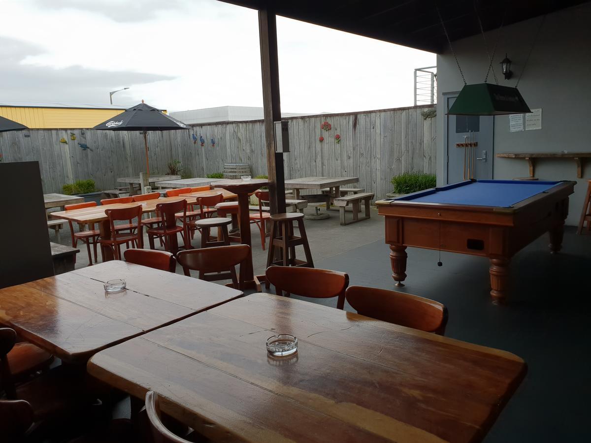 Horse And Jockey Inn Matamata Exterior photo